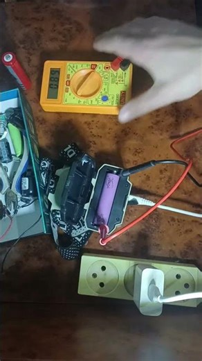 3.7 volt battery measurement