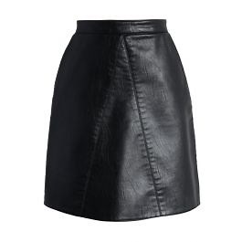 Fetching Faux Leather Skirt in Black