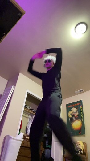 Gojo Satoru: Quirky Cosplay Adventures