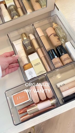 Organize My Vanity - Tips for a Neat and Tidy Makeup Collection