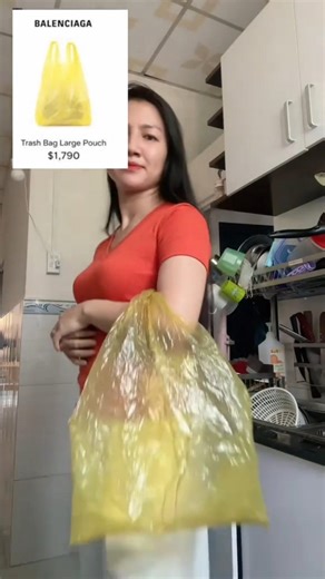 كيس نايلون بـ1700 دولار