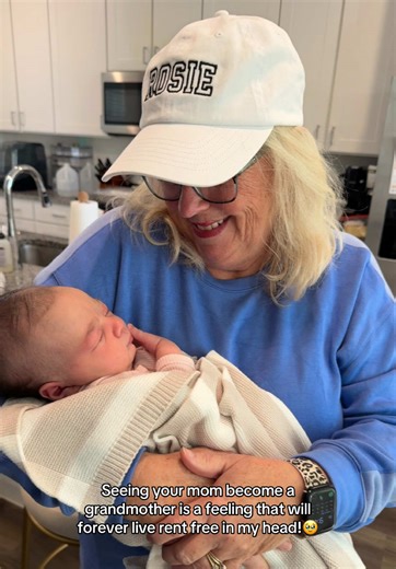 She came to take care of me so I could take care of my baby. 🥹 Held my hand during labor, welcomed us home with a precious sign, cooked for us, cleaned for us, held her so we could get some sleep and so much more. I truly don’t know how people survive postpartum without their moms. They truly are superhero’s! ❣️❣️❣️ #mom #grandma #baby #postpartum