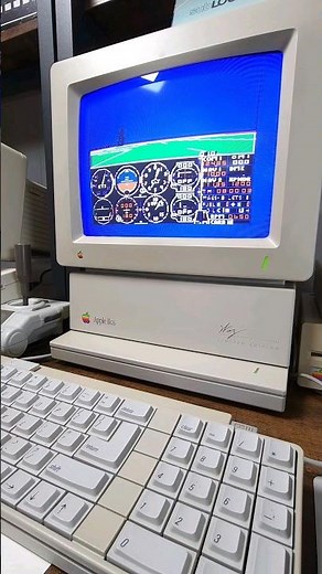 Playing subLogic Flight Simulator II in color mode on Apple IIGS, 1986 #shorts #retrogaming