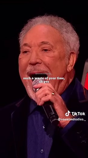 Sir Tom Jones & Bethzienna Williams - Cry to me | Blind audition - The Voice Uk #sirtomjones #bethziennawilliams #crytome #tomjonescrytome