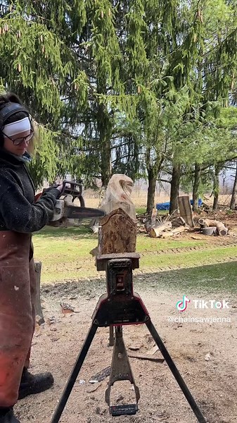 Gnome you didn’t! 💚 #chainsaw #chainsawjenna #art #woodworking #chainsawcarver #stihl