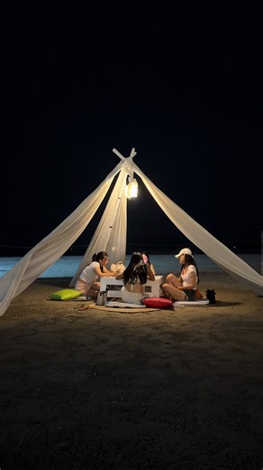 Girls Talk Night at the Yacht Club