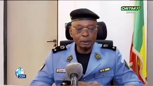 3.4K views · 102 reactions | Douanes : Nouvelle saisie portant sur 5000 vignettes à l’aéroport La douane vient d’opérer encore un joli coup de filet vendredi 25 février 2023 en saisissant à l’Aeroport de Bamako 5000 vignettes d’un montant total de 779 020 000 FCFA ! ORTM Douanes Maliennes | MALI KANU | Facebook