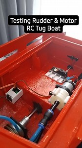 17K views · 886 reactions | Sistem kendali Remote Control Tug Boat, berikut ini cara kami menggerakkan 1 rudder dengan 1 servo ... Menggunakan rod end M2 agar pergerakan rudder lebih lancar  #rctugboat #rcboatindonesia #rcboatbatam | Hudri | Facebook