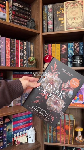 oh she is gorgeous 🥹🥀 #specialedition #adarkforgetting #specialeditionunboxing #fantasyreads