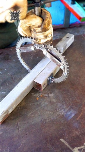 Building a DIY C Clamp That Locks Perfectly Every Time! #reels #instagramreels #cclamp #clamp #vise #diytools #metalworking #welding #satisfying #fabrication #handyman #lifehacks | Tool Time Lab