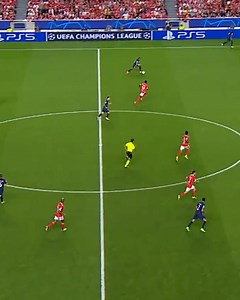 2.2M views · 10K reactions | ➡️ 1 minute of possession ➡️ 29 passes ➡️ All 11 players touch the ball (even Donnarumma) A nice collective movement  | PSG - Paris Saint-Germain | Facebook