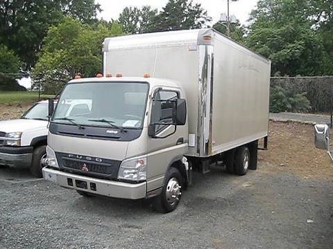 2005 Mitsubishi Fuso FE145 Turbo Diesel Start Up, Engine, and In Depth Tour