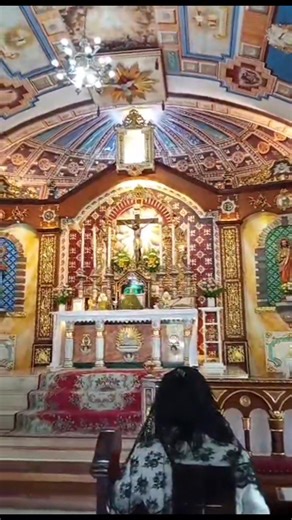 Holy Communion Traditional Latin Mass | Catholic Tradition & Evangelization