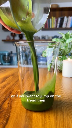 Dirty Matcha with Viral Chocolate Shell Glass 💚 I wanted to try this out from the moment I saw it & finally came around it. It’s super easy & fun to make!! Here’s how you can try this at home ☺️ Ingredients: * 2 tsp matcha * 1/2 cup water at 80°C * 1 tsp maple syrup * 1/2 cup milk * 1 shot of espresso * ⁠ice * ⁠3/4 cup chocolate * ⁠2 tsp coconut oil Procedure: 1. Start by melting 3/4 cup of chocolate with 2 tsp of coconut oil. Coat your plastic glass with the melted chocolate and place it in th