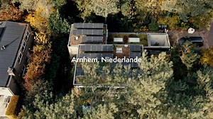 Unser Performance Partner Solar Sedum B.V. verbindet Funktionalität und Ästhetik durch die Installation von Solarmodulen auf begrünten Dächern. Auf diese Weise können Gebäude effizienter und umweltfreundlicher gestaltet werden 🌱💚 "Wir haben uns für Meyer Burger Solarmodule entschieden, weil sie unsere nachhaltigen Dachbegrünungen ergänzen. Die Produktion in Europa, kombiniert mit dem hohen Ertrag, der langen Lebensdauer sowie der Recyclingfähigkeit, sorgen für eine perfekte Integration in unse