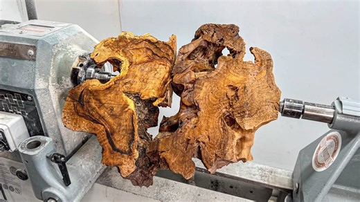 From olive wood to stunning bowl – woodturning art