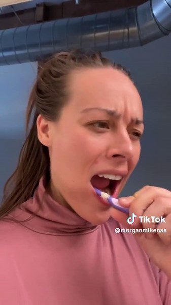 NOBODY WANTS YO STANK. Brush yo MF TEETH I hope you twerkin to dis rn LOL Need an upgrade? Go to Dollar tree today and get a tounge scraper. #spiritualaf #toungescraper #doityourself #diy #peaceloveunityrespect #ayylmao