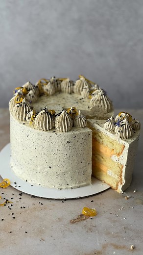 A week late but I finally made my birthday cake! It’s a fabulously light genoise with lemon cream filling and a black sesame buttercream and oh boy was it delicious! Also let’s not talk about the decoration because this was a redo. I was having a bad day, feeling really burnt out and that really showed in the cake, it was UGLY. So I scrapped it back and started again and did something simple, and thankfully it turned out quite pretty! If you want the recipe you can get it on my newsletter this w