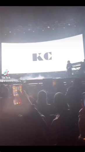 #KeyshiaCole intro on her tour is AMAZING! ❤️‍🩹 #TheLoveHardTour | Keyshia Cole Fans