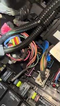 2003 FORD EXPEDITION fuel pump external relay install