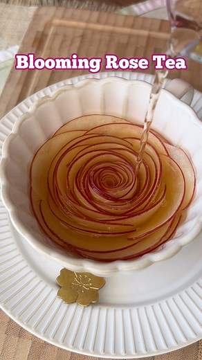 12M views · 53K reactions |  Blooming Apple Rose Tea , this is one of the most viral & Instagramable tea. 𥳐 Share this with a chai lover ☕️ Making this is easiest & is definitely gram worthy. This is very popular from the @oyoppi_official in Japan. #RoseTea #AppleRoseTea #AppleTea #OyoppiCoffee #ChaiLover #TeaLover #Chai #Tea #TeaLovers | Neha Deepak Shah | Facebook
