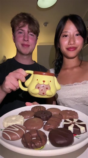 eat biscuits with us!! inspired by @abs eats 🍫🥐🍪🍭🍒🍰 #mukbang #asmr #chocolate #biscuits #dessert