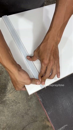 LED Strip Housing Installation Using a Trimmer #Woodworking #LEDStrip #carpentry