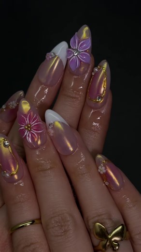 Discover GLOW BLOOM: The Hand-Crafted Spring Nail Trend