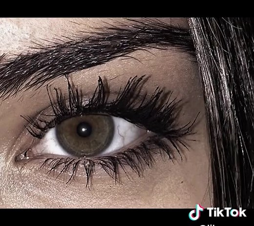 Eyelash Tips: How to Apply & Care for False Lashes