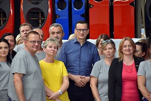 Premier Morawiecki w świdnickim zakładzie Diora: Dlaczego te ziemię nie mogą mieć takich samych szans na rozwój jak Wrocław?