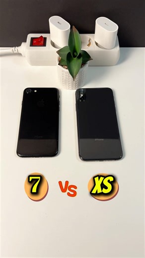 iPhone 7 vs XS Boot Comparison Power On Speed Test