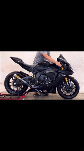 That is my life ;) on Instagram: "Yamaha YZF R1 sound😁💆🏻‍♂️ #yamaha #fyp #r1 #r1 sound"