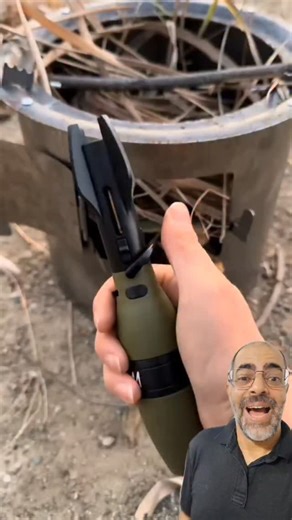 Resenhas de Ouro on Instagram: "O mini maçarico que funciona à base de butano! Esse mini maçarico é realmente sensacional e super útil para acender a churrasqueira, uma lareira, um fogareiro ou uma fogueira. O gás dentro dele é poderoso e faz com que acender qualquer um desses itens acima seja muito mais fácil e rápido. É realmente uma solução maravilhosa para quem necessita por lazer ou profissão acender o fogo no carvão ou na lenha. Sensacional né?"