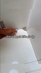 The worker came up with a clever trick to avoid dust in the corners but 😳