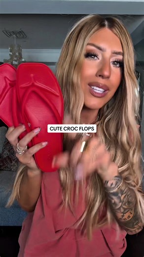 These Crocs Miami flip flops are the definition of easy summer shoes. Super lightweight, comfy on the arch, and perfect for everything from beach days to running errands. The kind of flip flops you throw on once and realize you’re wearing them all summer long. @Crocs #crocsstyle #summerflipflops #everydaysandals #momstyle #tiktokshopfinds