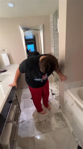 Hide N Seek in our Hotel Room hideandseek hidenseek games mgmgrand mgmgrandlasvegas parati #facebookviral#fyp | Izzyandmarys Dad