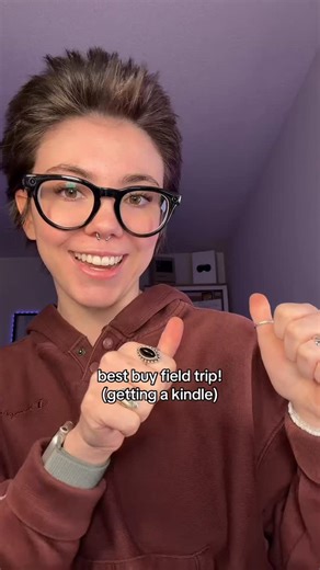 Kaitlynd McQueen on Instagram: "ipad or ereader?? #ipad #ipadmini #kindle #ereader #kindlepaperwhite"