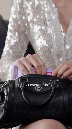 Lisa de Blackpink siempre lleva un snack en su bolso 😋 | Vogue España