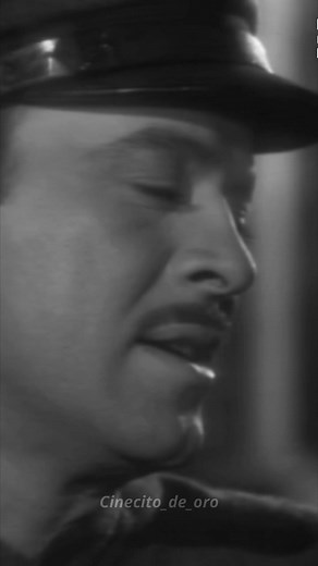 ¿Y si se puede pedir un Pedro Infante para navidad? 😞 Película: Escuela de vagabundos
