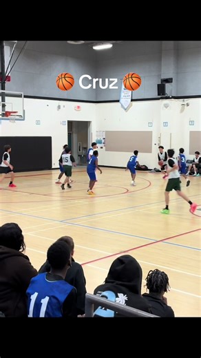 Laja bestfriend!!!! We made it in time for 2nd Quarter!!! #thegladneyfamilyyy #girlmom #teengirlmom #lajabasketballbuddies #basketball @️