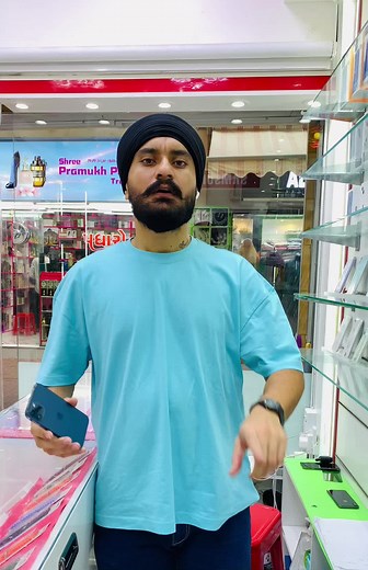 Showcasing Latest Smartphone Features in Retail Store