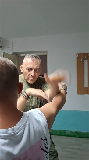JUT SAO AND BIL SAO FOR BEGINNERS! -WING CHUN SELF DEFENSE -MASTER LAZO NAUMOV #CombatwingchunNaumov #wingchunmaster #kungfumaster #selfdefenseinstructor #wingchunkungfu #wingchun #kungfu #martialarts #training #defense #selfdefense #streetdefense #sports #ipman #Warriors #fighter #bodyguard #bestrong #healthylifestyle #lifestyle #lifelessons #life | Combat Wing Chun - Master Lazo Naumov