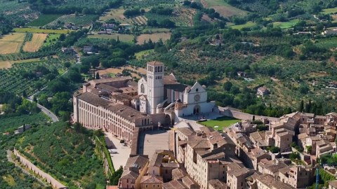 Soaring Over Assisi: Drone Tour of Umbria's Holy Town - Worldwide