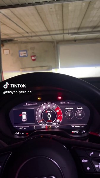 Audi RS3 Cold Start in Paris, France