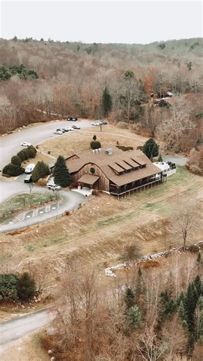 Couldn’t have asked for a better wedding to end out the season! Congratulations Kimberly and Connar! . . . #wedding #weddingreel #weddingfilm | 4th Henry Productions