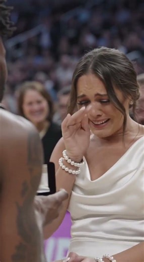 Arena Love = INSANE Reaction! 😱❤️ #EliteNBAMoments #NBA #NBAShorts