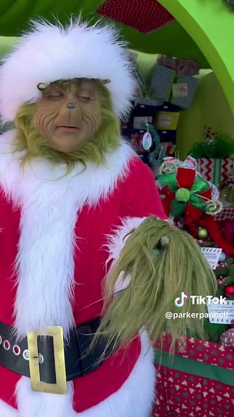 Full Interaction with the Grinch | Ashley Pannell Voice Actor