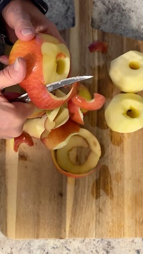 334K views · 3.4K reactions | Easy Apple #Cake  https://themodernnonna.com/easy-apple-cake/ Comment “recipe” + I’ll send it straight to your inbox!  #recipes #applecake #baking | The Modern Nonna | Facebook