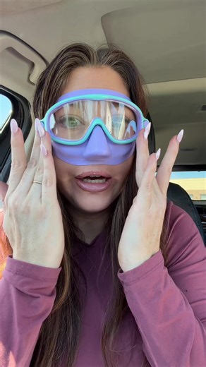 The goggles every kid wants for summer time pool days! ☀️