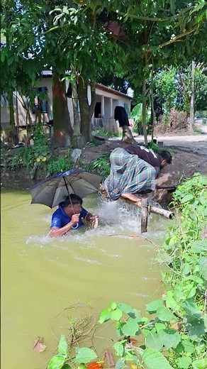 Unbelievable Prank at the Pond! 😱 Funny Moment You Can’t Stop Laughing 😂